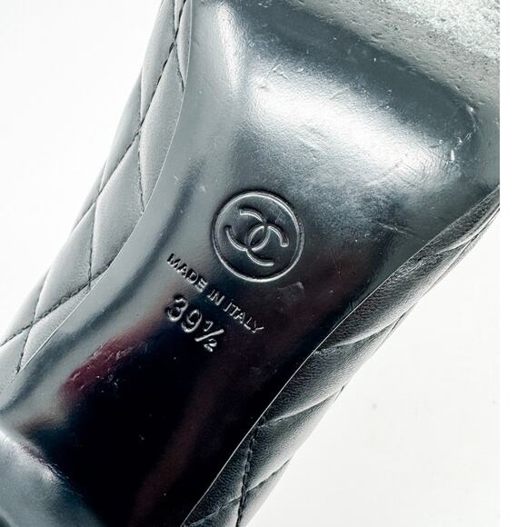 Chanel Classic Quilted Lambskin Cap Toe CC Logo High Heel Pumps Black size 39.5 - Picture 13 of 16